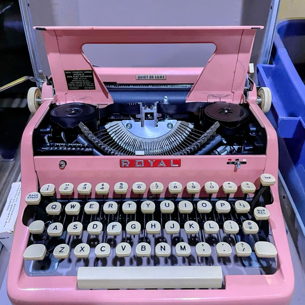 ROYAL Quiet de luxe Typewriter in Flamingo Pink 1950’s MCM Perfection Near mint